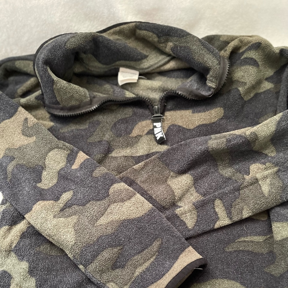 Camo fleece crop
